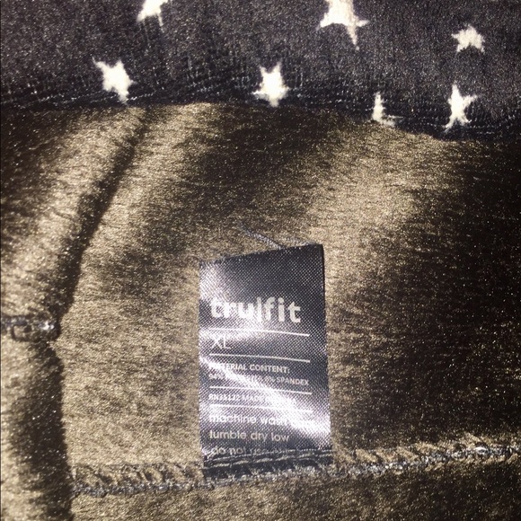 Woman’s Pants - Picture 2 of 2